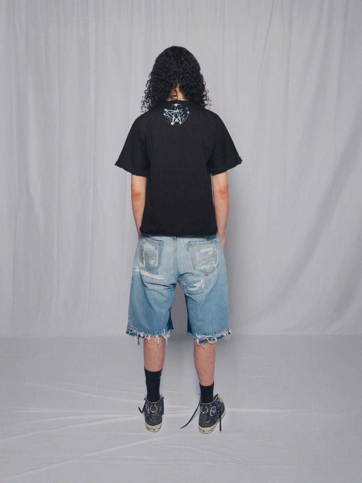 DISTRESSED DENIM SHORT "HOLIDAY"