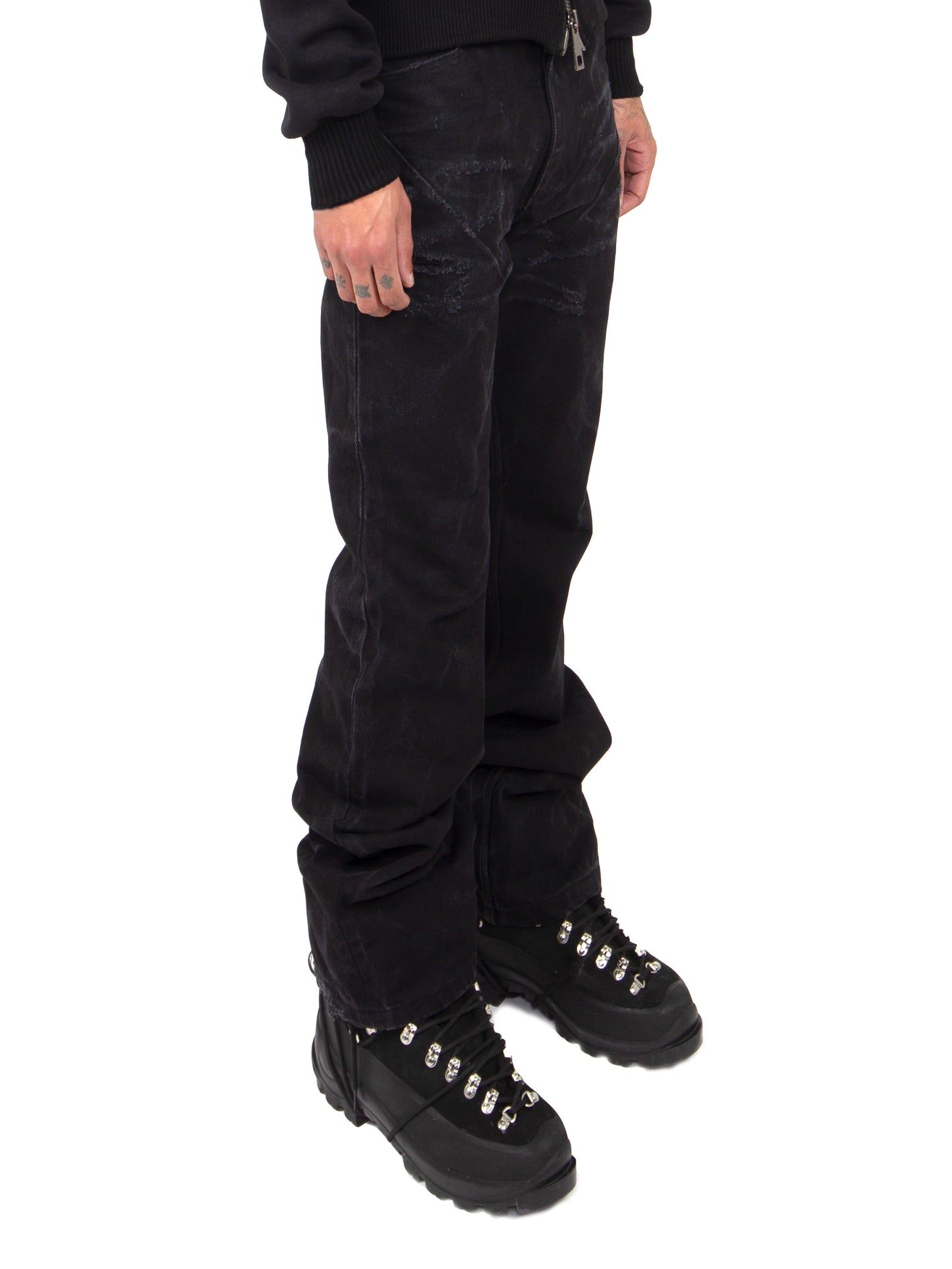 PERFECT FLARED BLACK DENIM