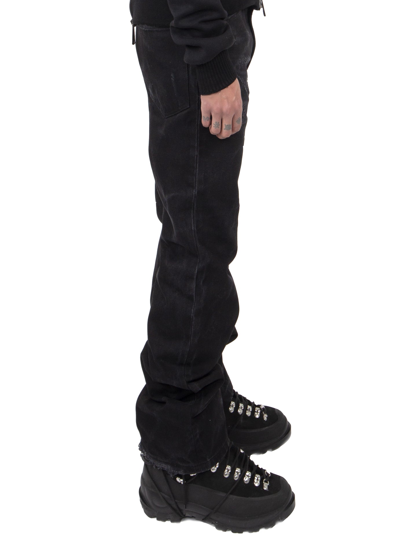 PERFECT FLARED BLACK DENIM