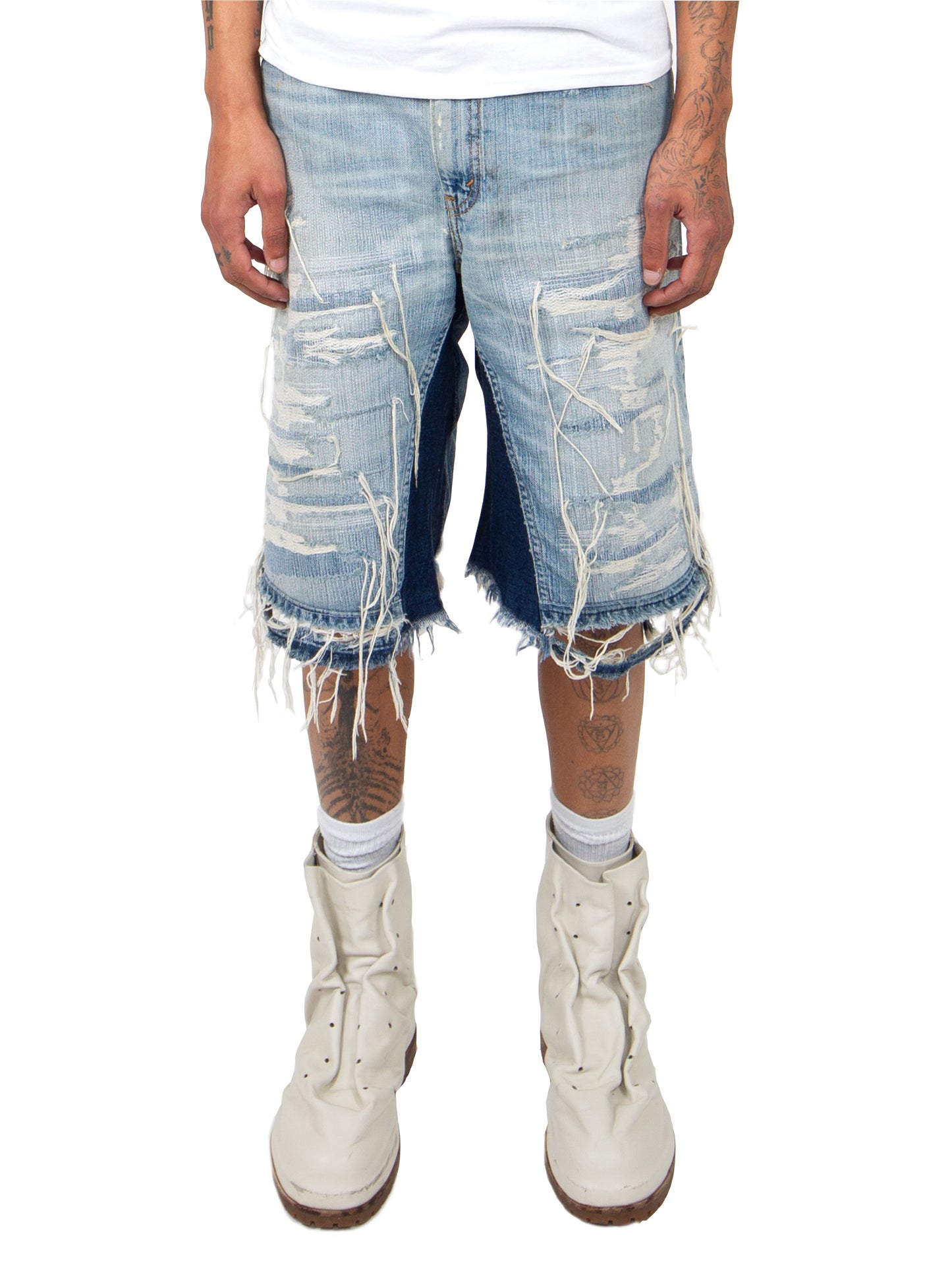 DISTRESSED DENIM SHORT "HOLIDAY"