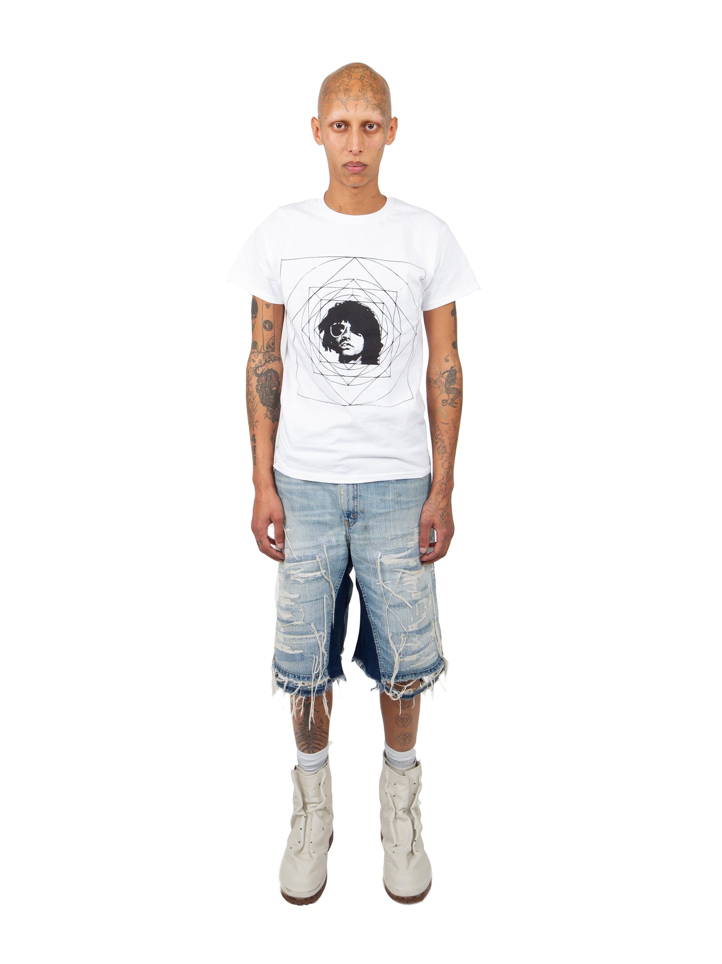 DISTRESSED DENIM SHORT "HOLIDAY"