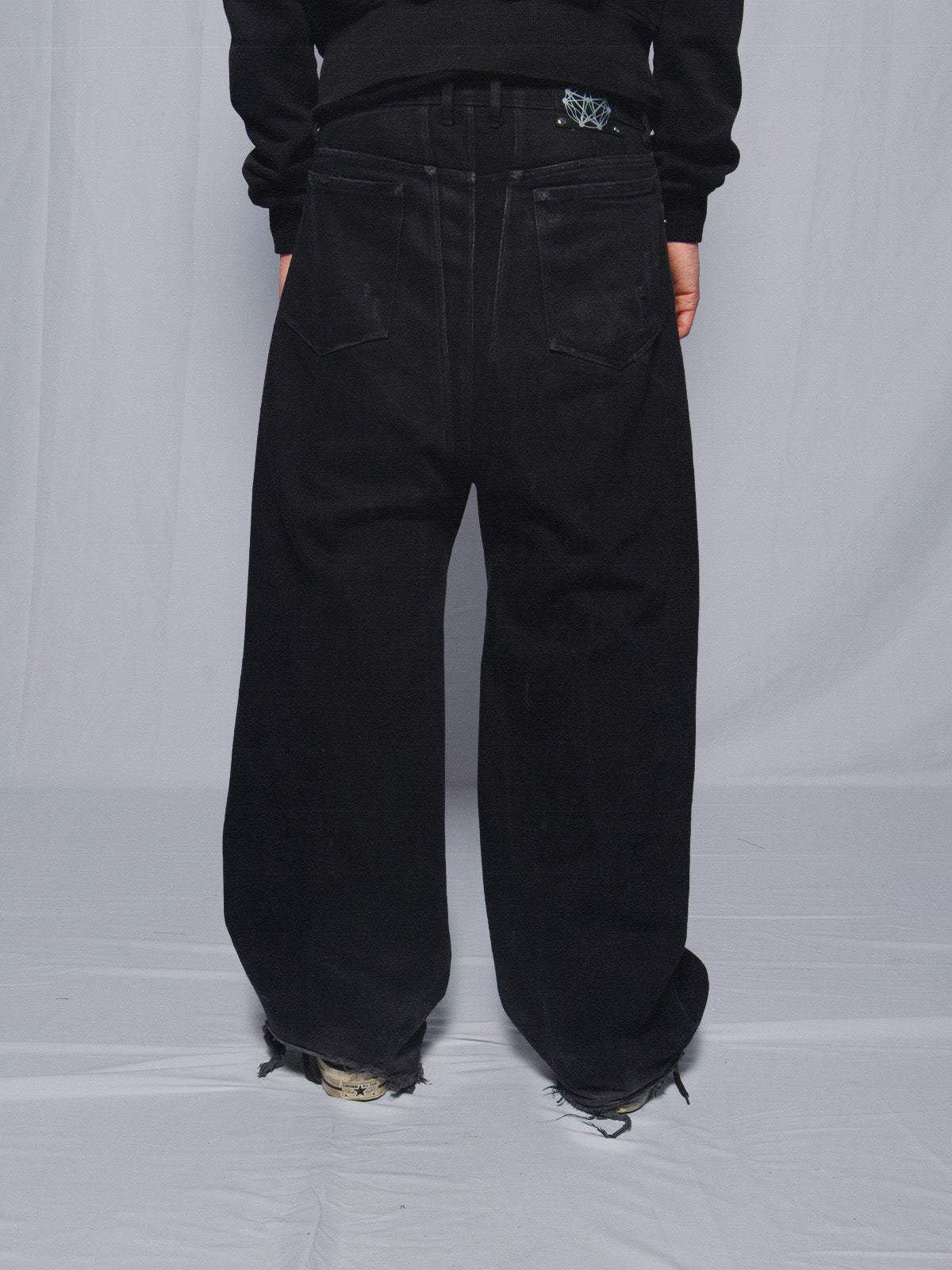 BLACK RELAXED DENIM