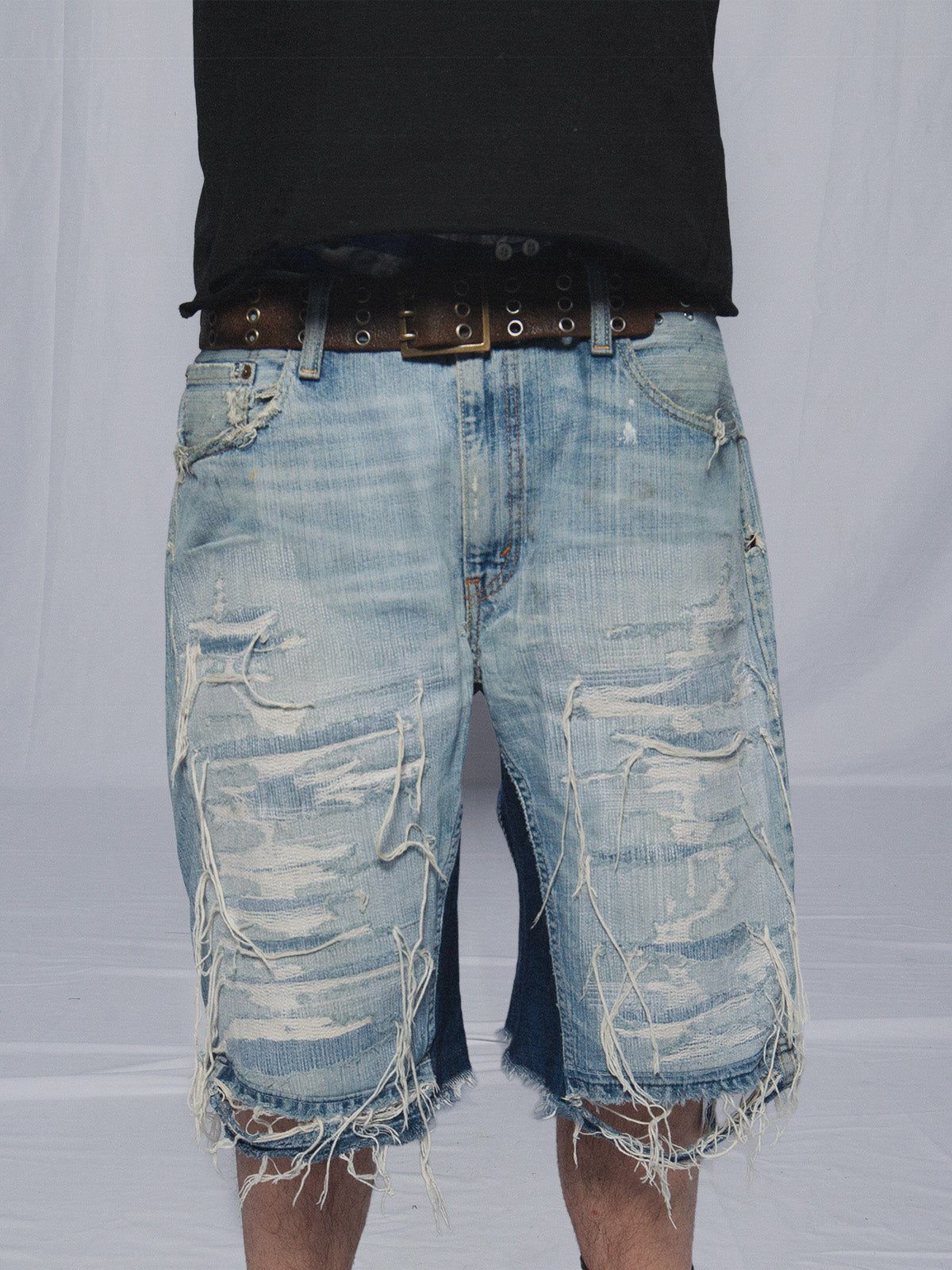 DISTRESSED DENIM SHORT "HOLIDAY"