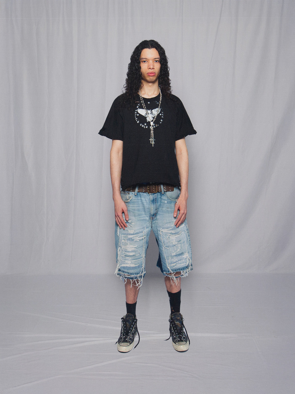 DISTRESSED DENIM SHORT "HOLIDAY"
